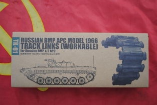 Trumpeter 02031 Russian BMP APC Model TRACK 1966